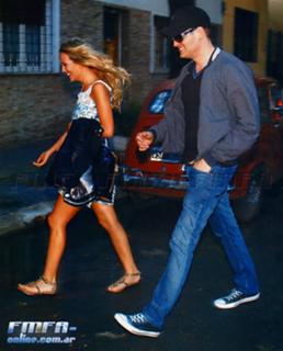 Luisana Lopilato feet photo thumbnail