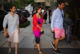Jessica Alba feet photo thumbnail