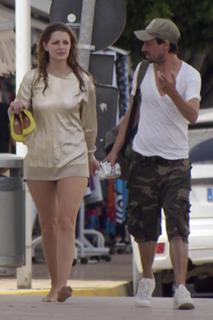 Mischa Barton feet photo thumbnail