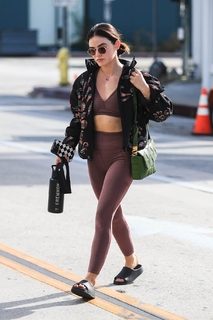 Lucy Hale feet photo thumbnail