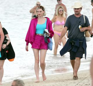 Sophie Turner feet photo thumbnail