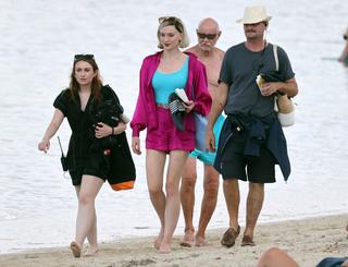 Sophie Turner feet photo thumbnail