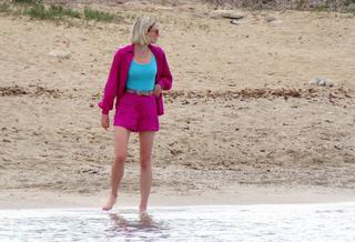 Sophie Turner feet photo thumbnail