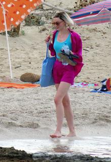 Sophie Turner feet photo thumbnail