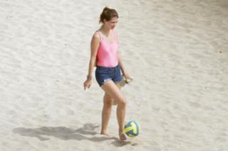 Mischa Barton feet photo thumbnail