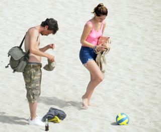 Mischa Barton feet photo thumbnail