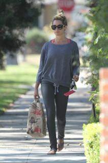 Ashley Tisdale feet photo thumbnail