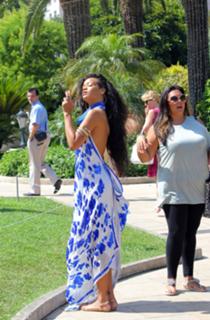 Rihanna feet photo thumbnail