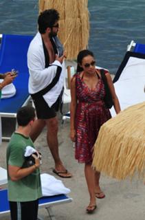 Rosario Dawson feet photo thumbnail
