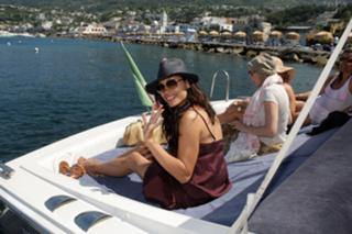 Rosario Dawson feet photo thumbnail