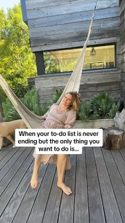 Alicia Silverstone feet photo thumbnail