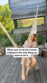 Alicia Silverstone feet photo thumbnail