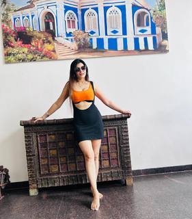 Poonam Yadav feet photo thumbnail