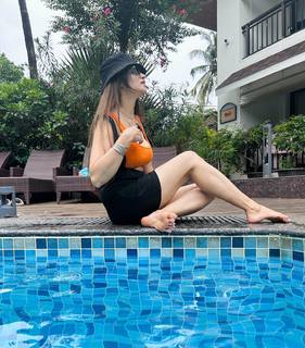 Poonam Yadav feet photo thumbnail