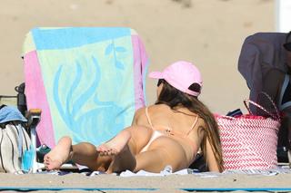 Alessandra Ambrosio feet photo thumbnail