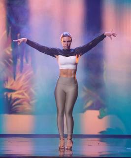 Lele Pons feet photo thumbnail