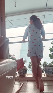 Hina Khan feet photo thumbnail