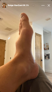 Paige VanZant feet photo thumbnail