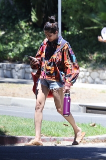 Freida Pinto feet photo thumbnail