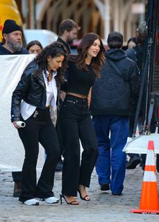 Camila Morrone feet photo thumbnail