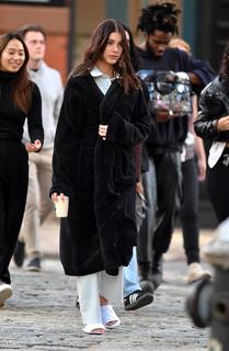 Camila Morrone feet photo thumbnail