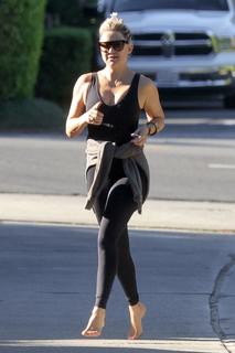 Kate Hudson feet photo thumbnail