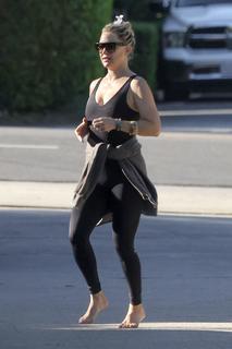 Kate Hudson feet photo thumbnail