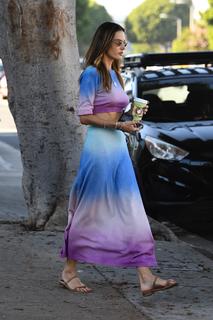Alessandra Ambrosio feet photo thumbnail