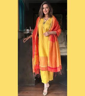 Sonali Bendre feet photo thumbnail