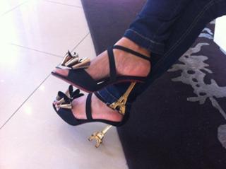 Caterina Balivo feet photo thumbnail