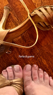 Wanda Nara feet photo thumbnail
