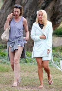 Tulisa feet photo thumbnail
