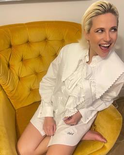 Pixie Lott feet photo thumbnail