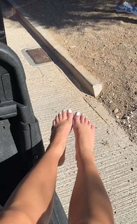 Corinna Kopf feet photo thumbnail