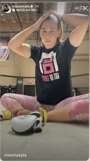 Miesha Tate feet photo thumbnail
