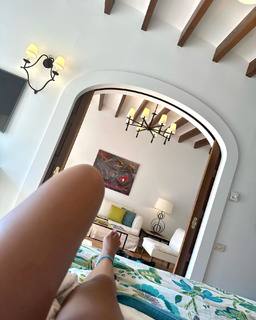 Tia Mowry feet photo thumbnail
