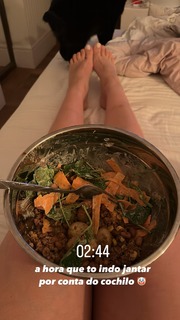 Kéfera Buchmann feet photo thumbnail
