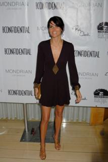 Angie Harmon feet photo thumbnail