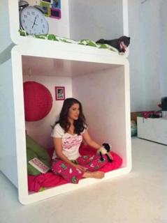 Hazal Kaya feet photo 3