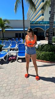 Victoria Waldrip feet photo thumbnail