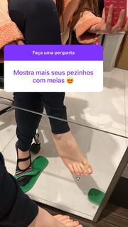 Isa Pes feet photo thumbnail