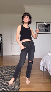 Shenae Grimes-Beech feet photo thumbnail