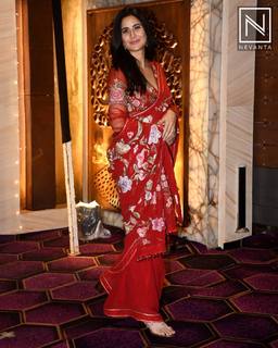 Katrina Kaif feet photo thumbnail