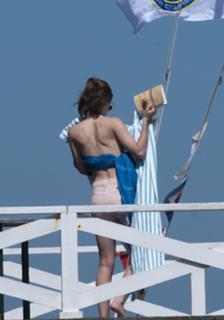 Emma Watson feet photo thumbnail