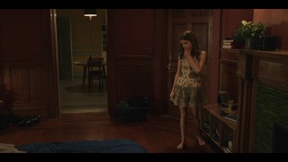 Anna Kendrick feet photo thumbnail