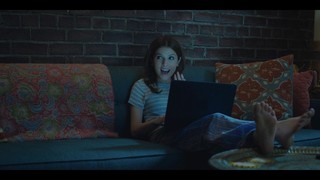 Anna Kendrick feet photo thumbnail