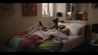 Anna Kendrick feet photo thumbnail