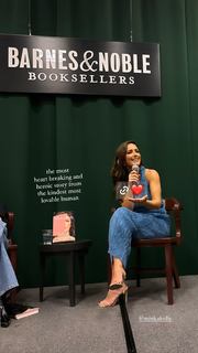 Minka Kelly feet photo thumbnail