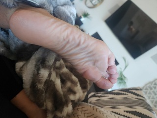 Kyle Unfug feet photo thumbnail