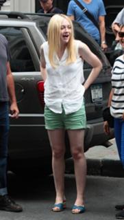 Dakota Fanning feet photo thumbnail